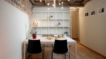 Departamento urbano | Área de sala de estar | Televisión de pantalla plana