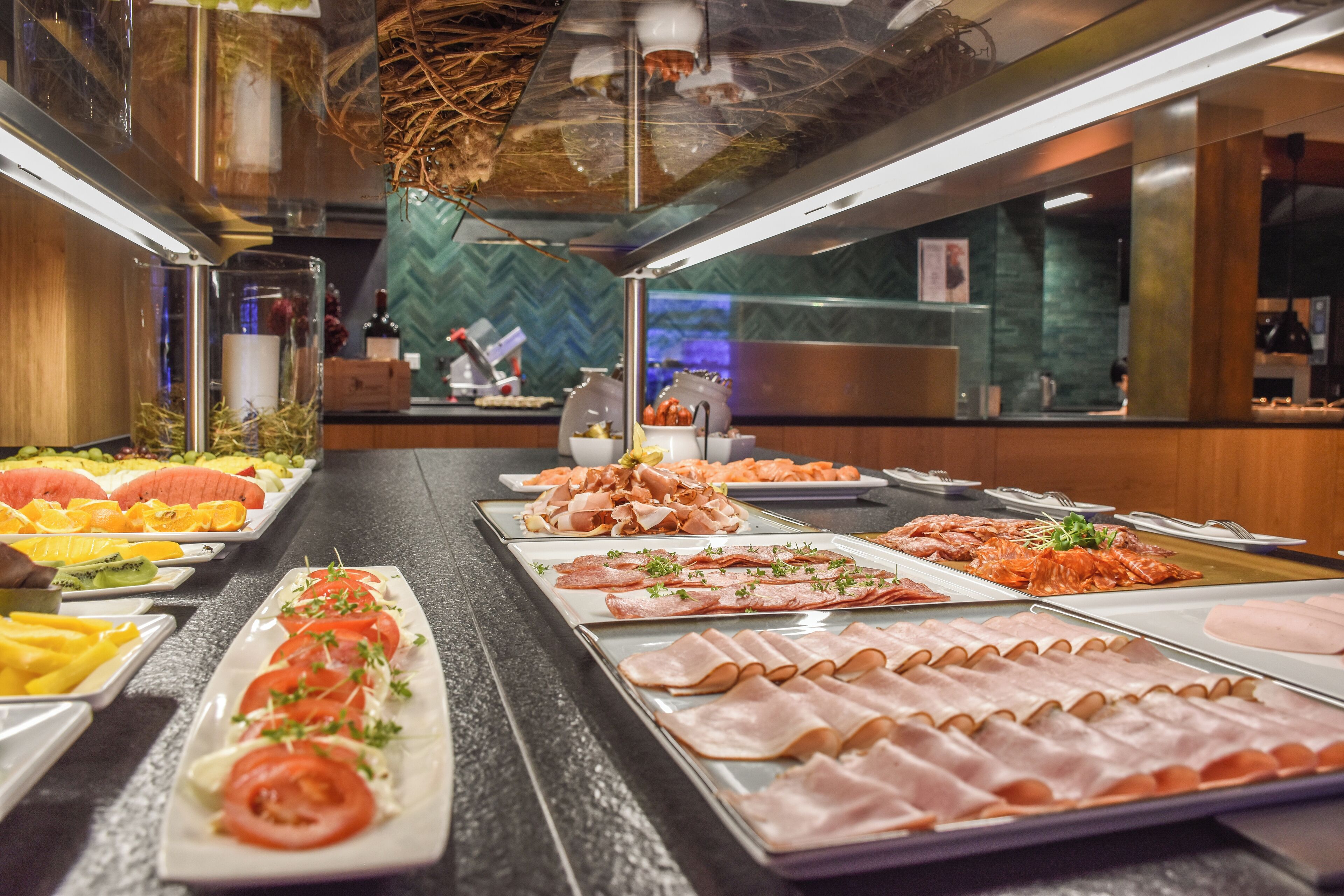 含每日吃到飽早餐