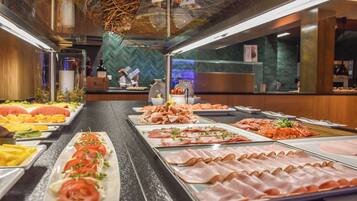 Petit déjeuner buffet compris tous les jours