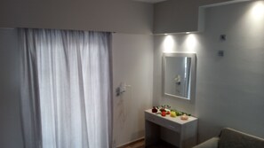 开间, 无烟房, 海景 (3 pax) | 高档床上用品、客房内保险箱、免费婴儿床、免费 WiFi