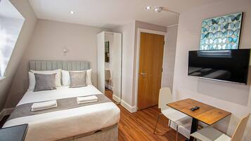 Standard Studio, Kitchen | Desk, iron/ironing board, free WiFi, bed sheets