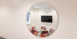 Deluxe Apartment, 2 Bedrooms, Kitchen (sleeps 5) | Living area
