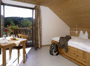 1 chambre, lits bébé (en supplément), lits pliants/supplémentaires