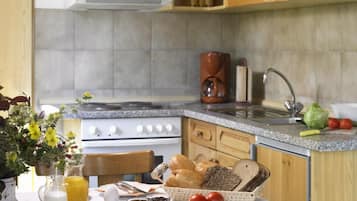 Daily buffet breakfast (EUR 9.00 per person)