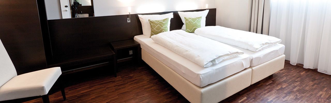 Premium bedding, in-room safe, individually decorated