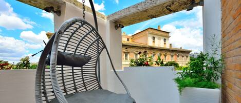 Suite – executive, 1 kingsize-seng, terrasse, byutsikt | Eksteriør