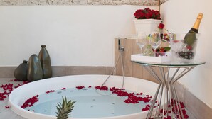 Presidential Suite, 1 Katil Raja (King), Terrace, City View | Tab mandi berendam