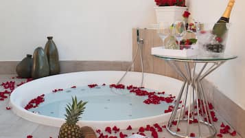 Suite Presidensial, 1 Tempat Tidur King, teras, pemandangan kota | Bathtub besar