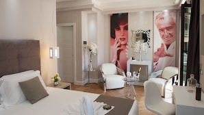 Presidential Suite, 1 Katil Raja (King), Terrace, City View | Perkhidmatan bilik - tempat makan