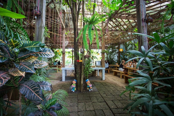 Daily buffet breakfast (THB 300 per person)