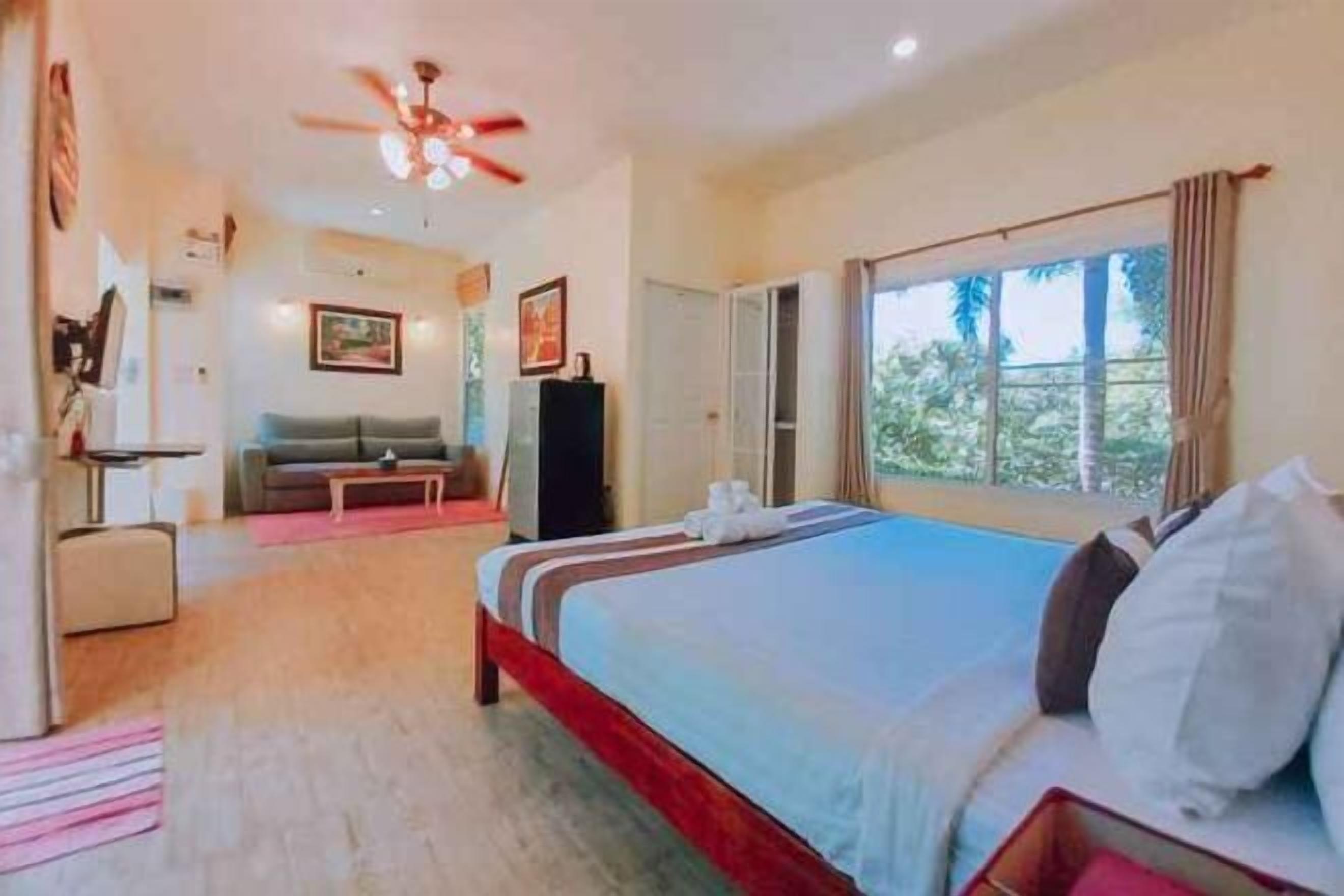 In-room safe, laptop workspace, rollaway beds, free WiFi