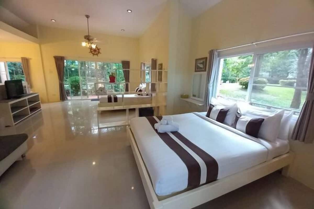 1 bedroom, in-room safe, laptop workspace, rollaway beds