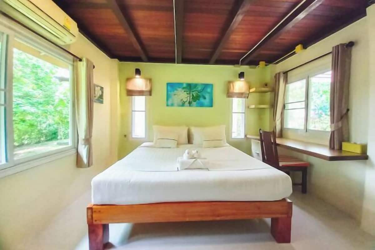 1 bedroom, in-room safe, laptop workspace, rollaway beds