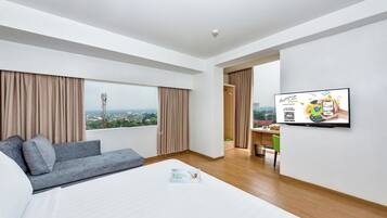 Grand Deluxe | In-room safe, desk, soundproofing, free WiFi