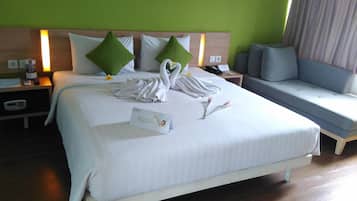 In-room safe, desk, soundproofing, free WiFi