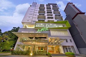 Property grounds - Whiz Prime Hotel Pajajaran Bogor (Bogor)