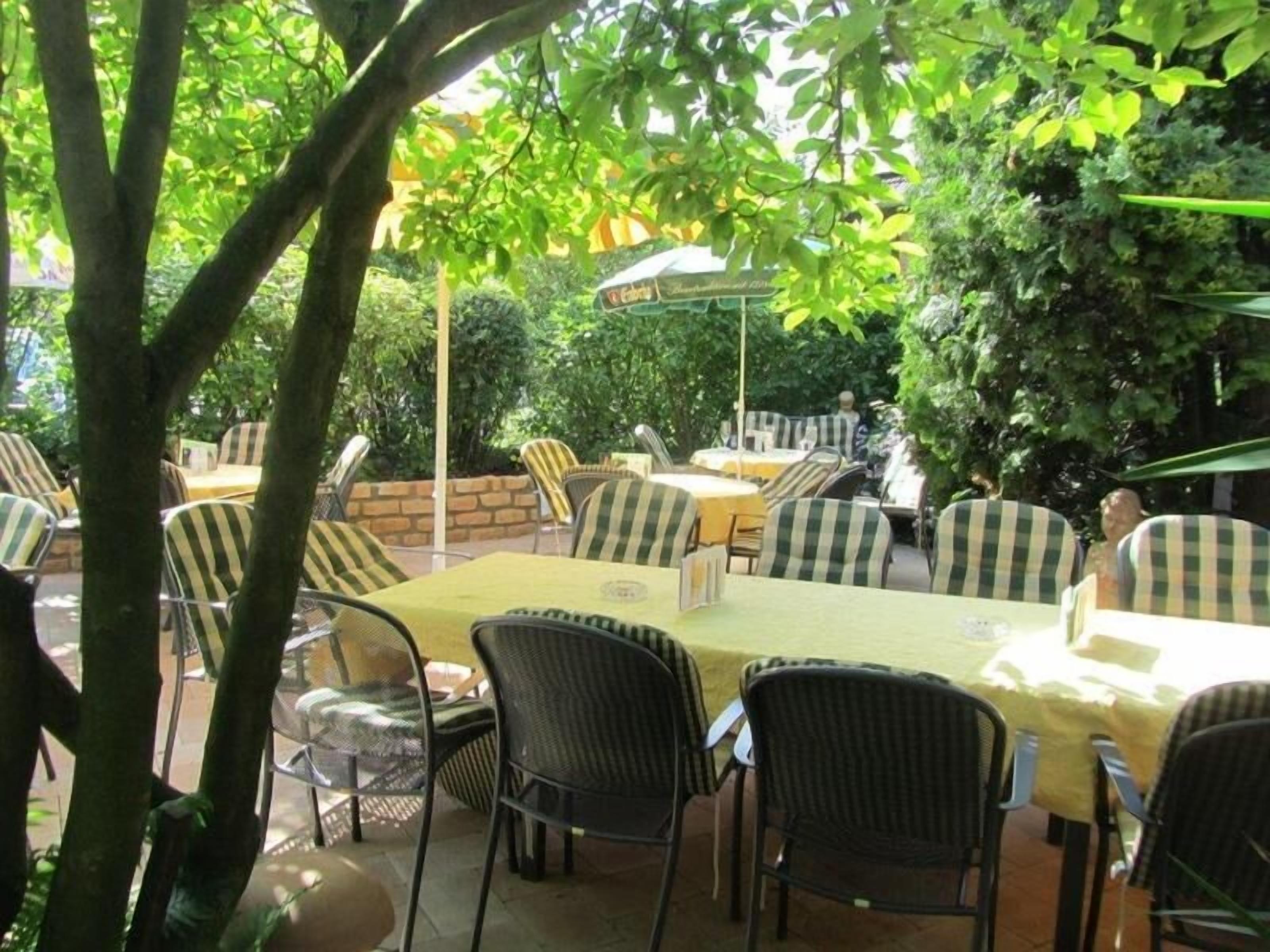 breakfast and dinner served, regional cuisine