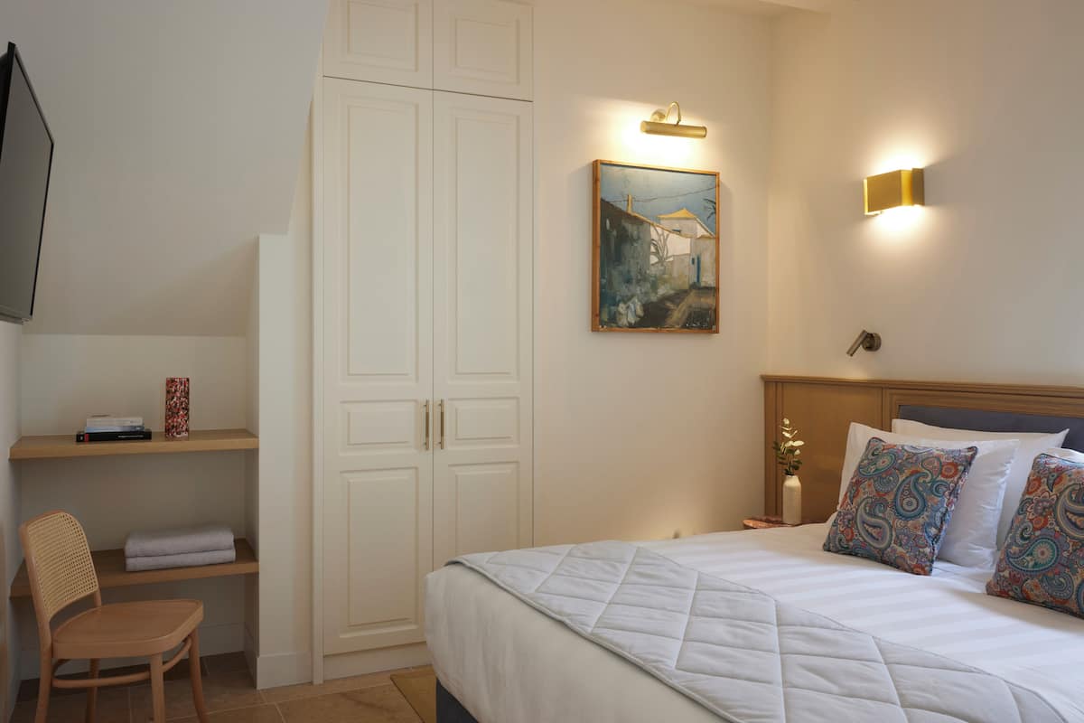 Comfort Suite | 1 bedroom, Egyptian cotton sheets, premium bedding, in-room safe