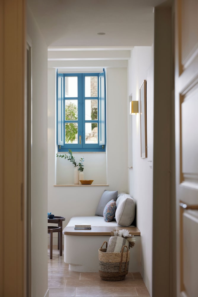 Orloff Hotel Hydra by null