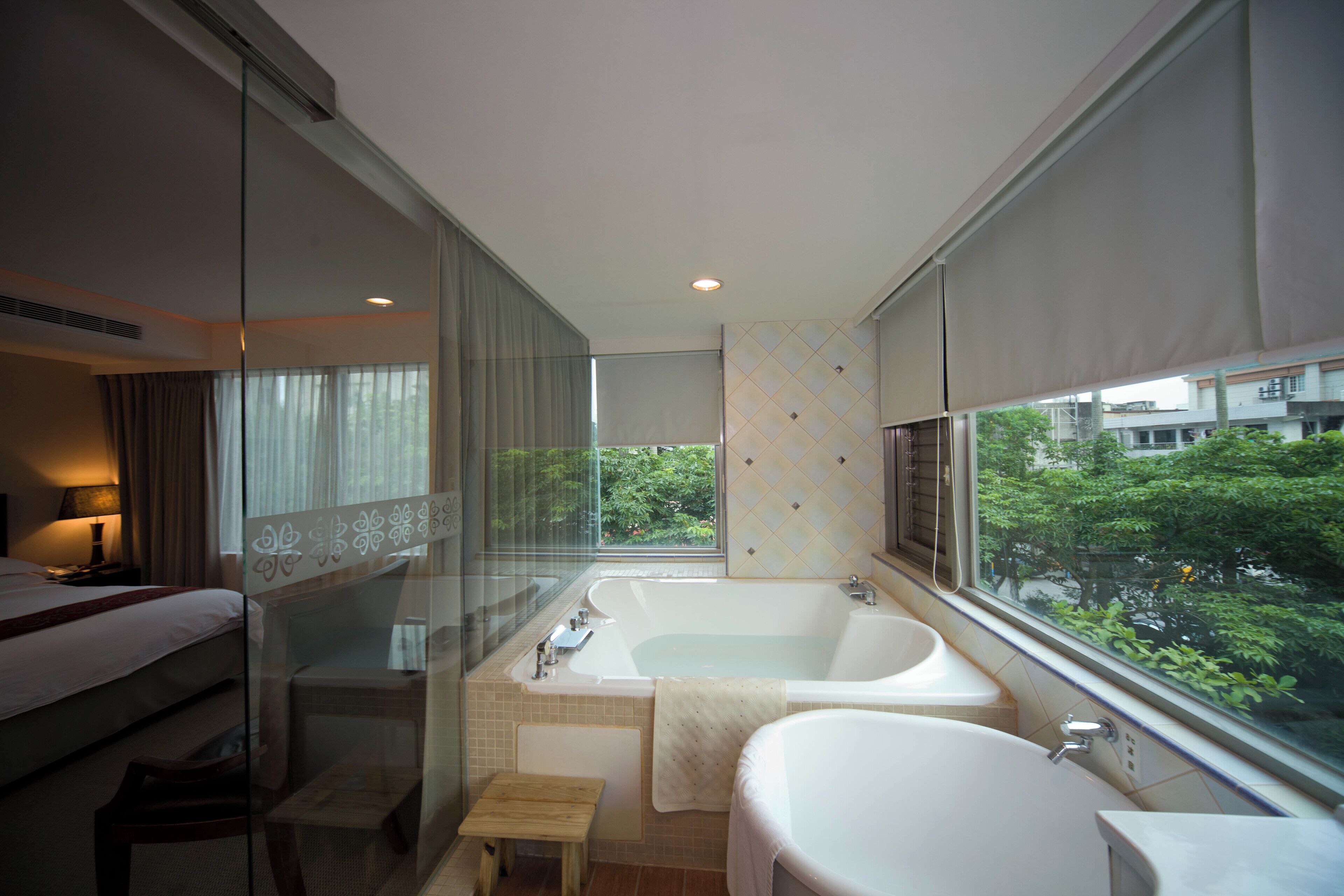 comfort double room, 1 double bed | bathroom | separate bathtub and shower, hair dryer, bathrobes, slippers