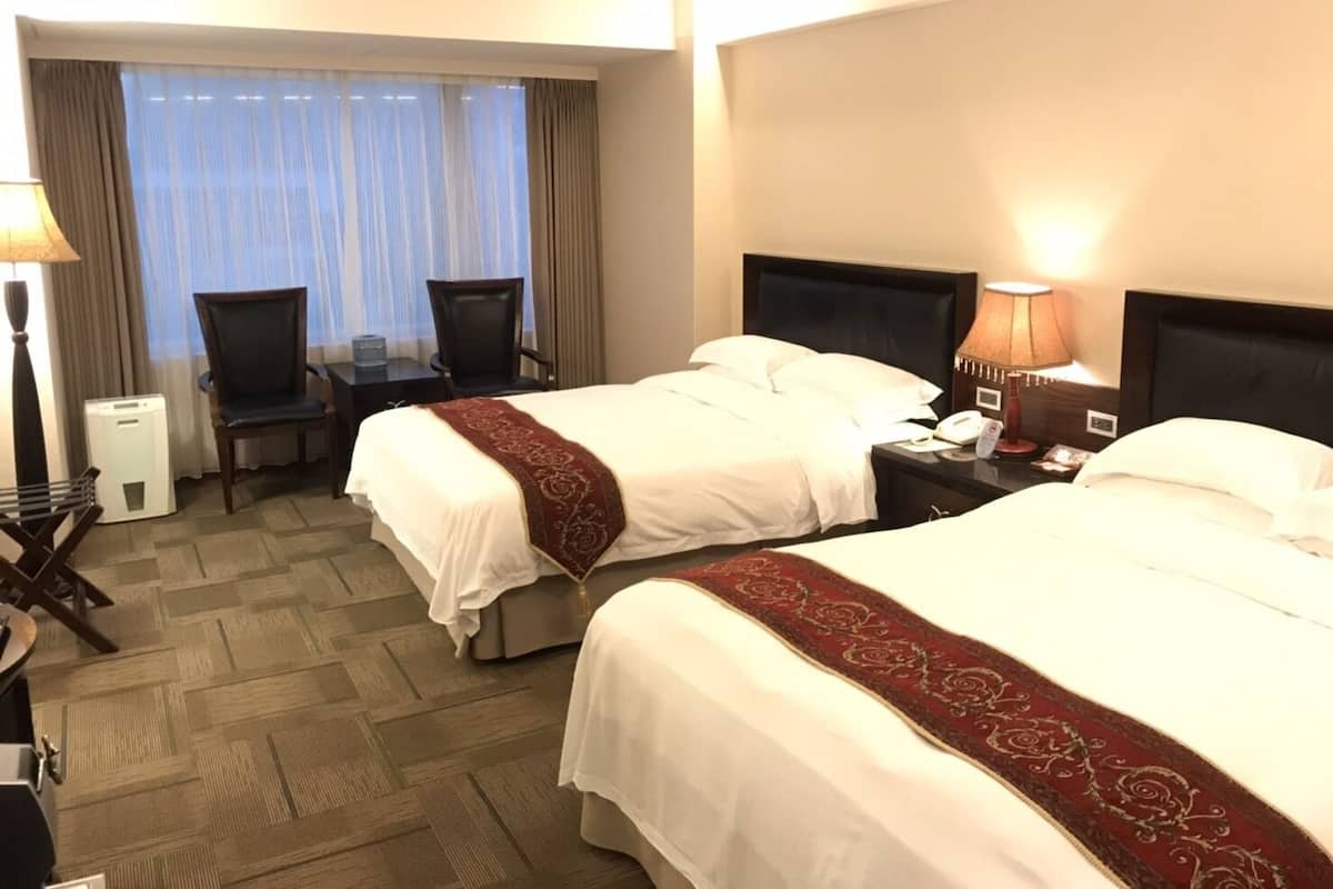 Deluxe Quadruple Room, 2 Double Beds | In-room safe, blackout drapes, soundproofing, free cribs/infant beds