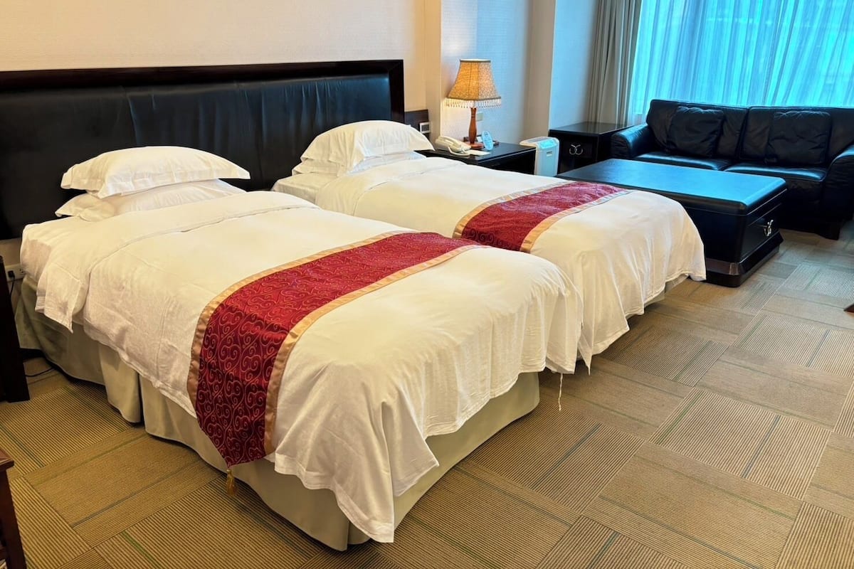 Deluxe Double Room, 2 Twin Beds | In-room safe, blackout drapes, soundproofing, free cribs/infant beds