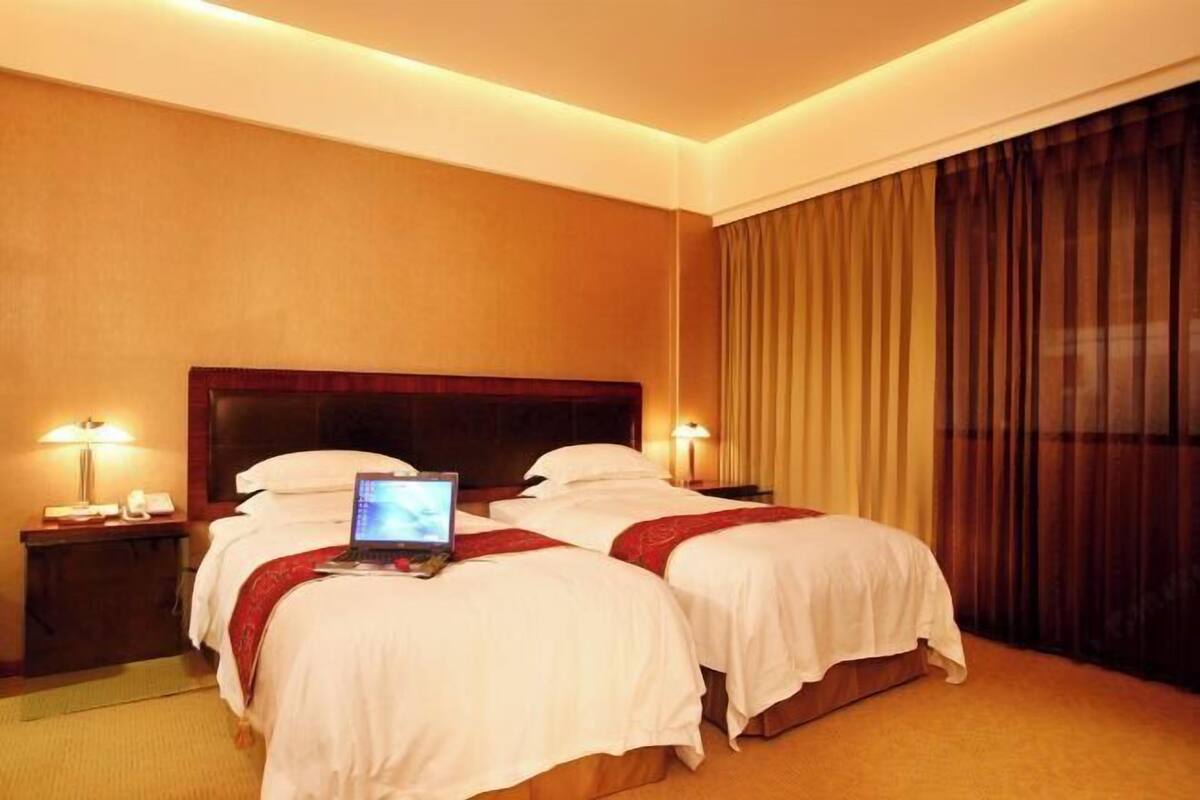 In-room safe, soundproofing, cribs (free), WiFi (free)