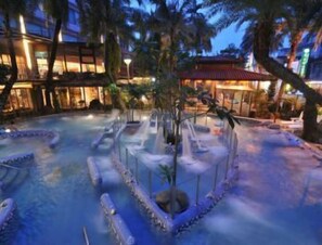 Outdoor pool - Resort One Hotel (Jiaoxi)