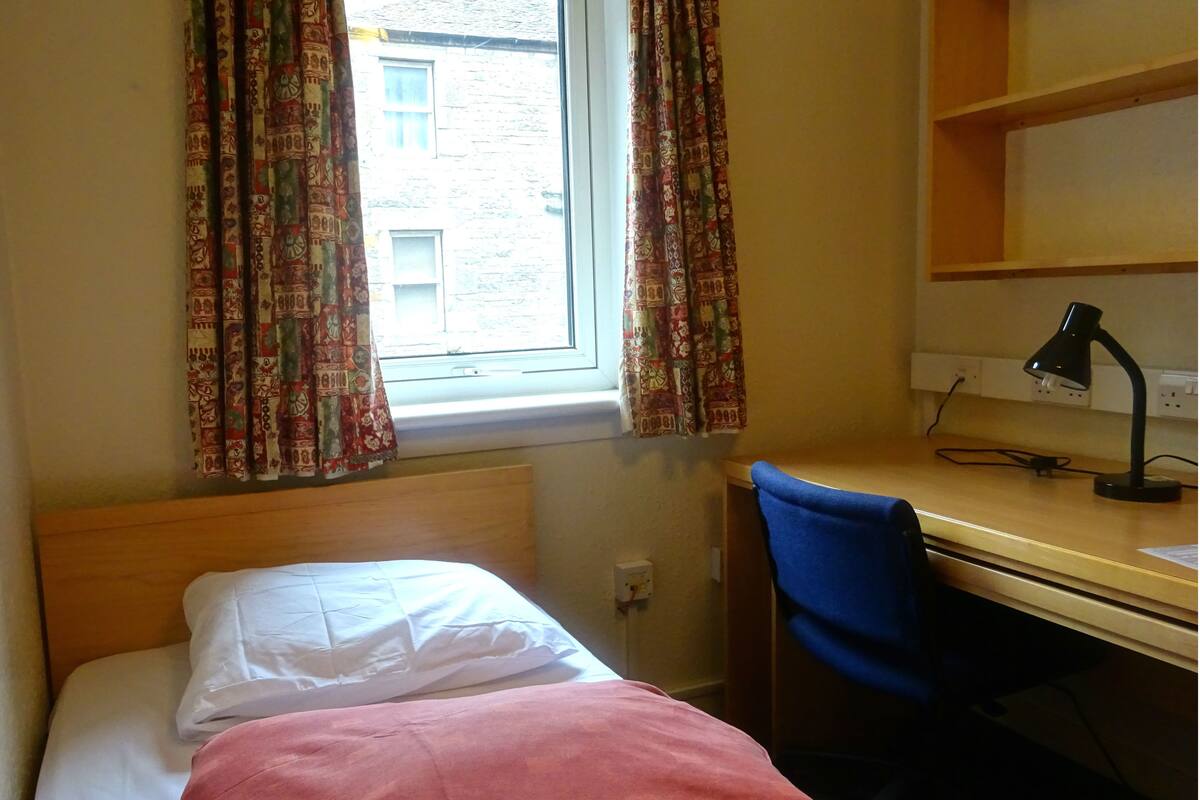 In-room safe, desk, WiFi (free), bed sheets