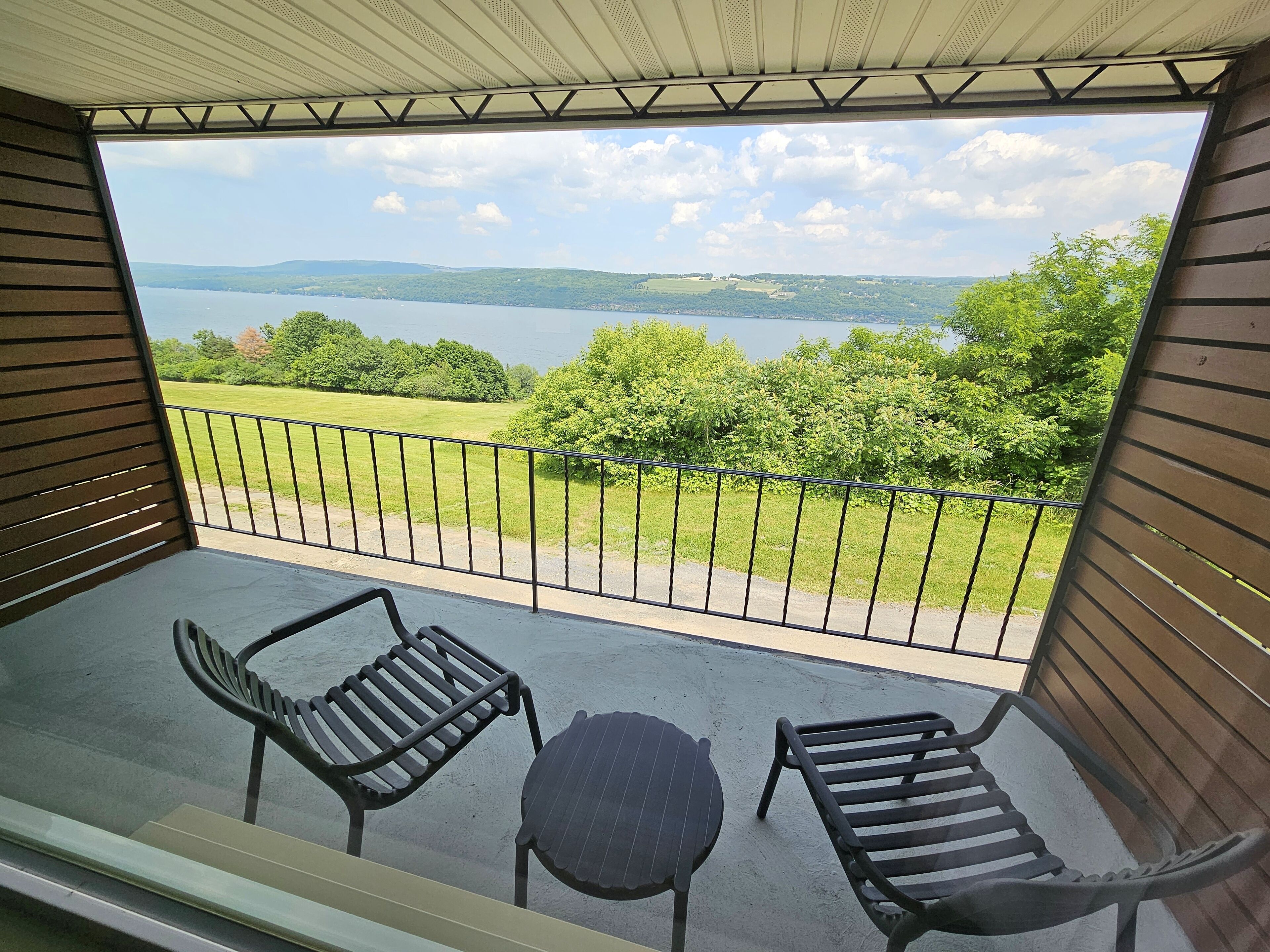 Habitación Deluxe, 1 cama Queen size, vista al lago | Vista del balcón