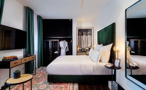Egyptian cotton sheets, premium bedding, in-room safe - Rothschild Residence by Zvieli Hotels (Tel Aviv)