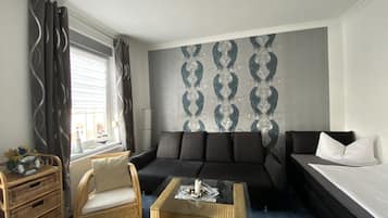Classic Apartment, 1 Bedroom, Kitchen (Cleaning Fees 40€) | Living area