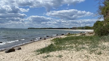Una playa cerca