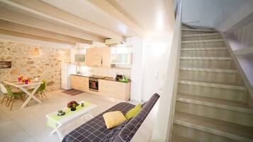 Dúplex superior, balcón (Maisonette) | Escritorio, sistema de insonorización, tabla de planchar con plancha