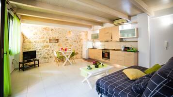 Superior Duplex, Balcony (Maisonette) | Desk, soundproofing, iron/ironing board, free WiFi