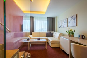 复式 | 客房内保险箱、特色装修、办公桌、遮光窗帘