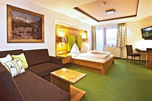 Una cassaforte in camera, una scrivania, Wi-Fi gratuito, lenzuola