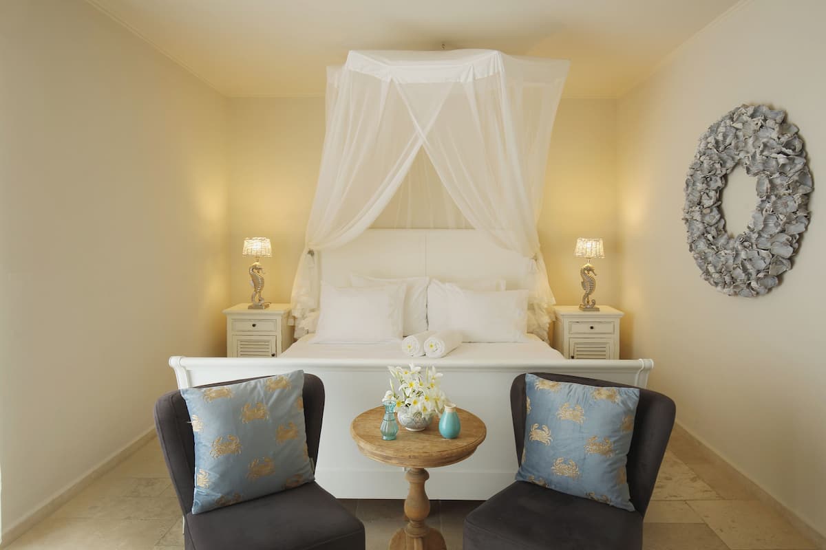 Design Double Room, Balcony | 1 bedroom, in-room safe, laptop workspace, iron/ironing board