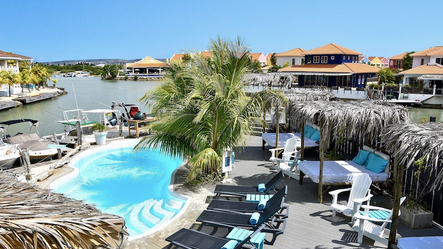 Ocean Breeze Boutique Hotel & Marina