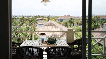 Comfort Studio, 1 Queen Bed, Lagoon View, Courtyard Area | View from room