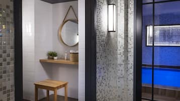 Couples treatment room(s), sauna, body treatments, deep-tissue massages