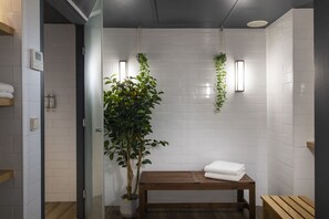 Couples treatment rooms, sauna, body treatments, deep-tissue massages