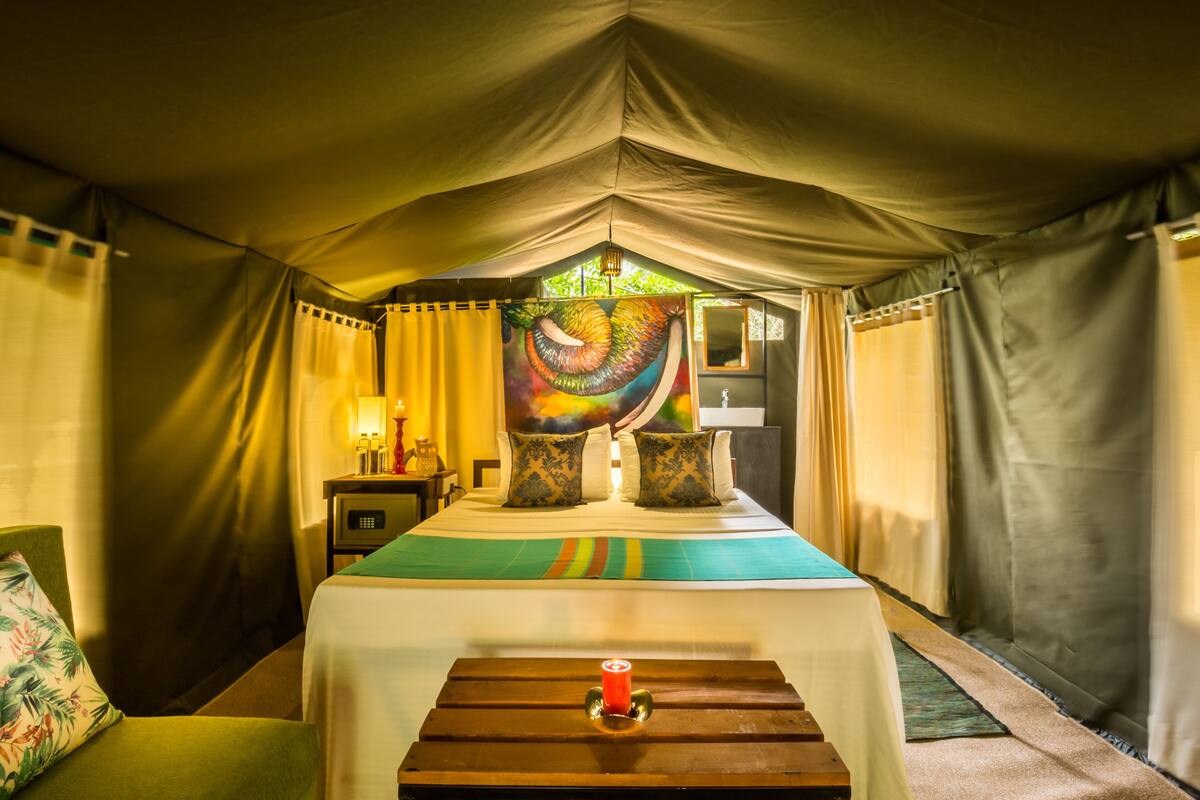 1 bedroom, laptop workspace, bed sheets