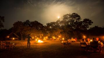 Tempat makan outdoor