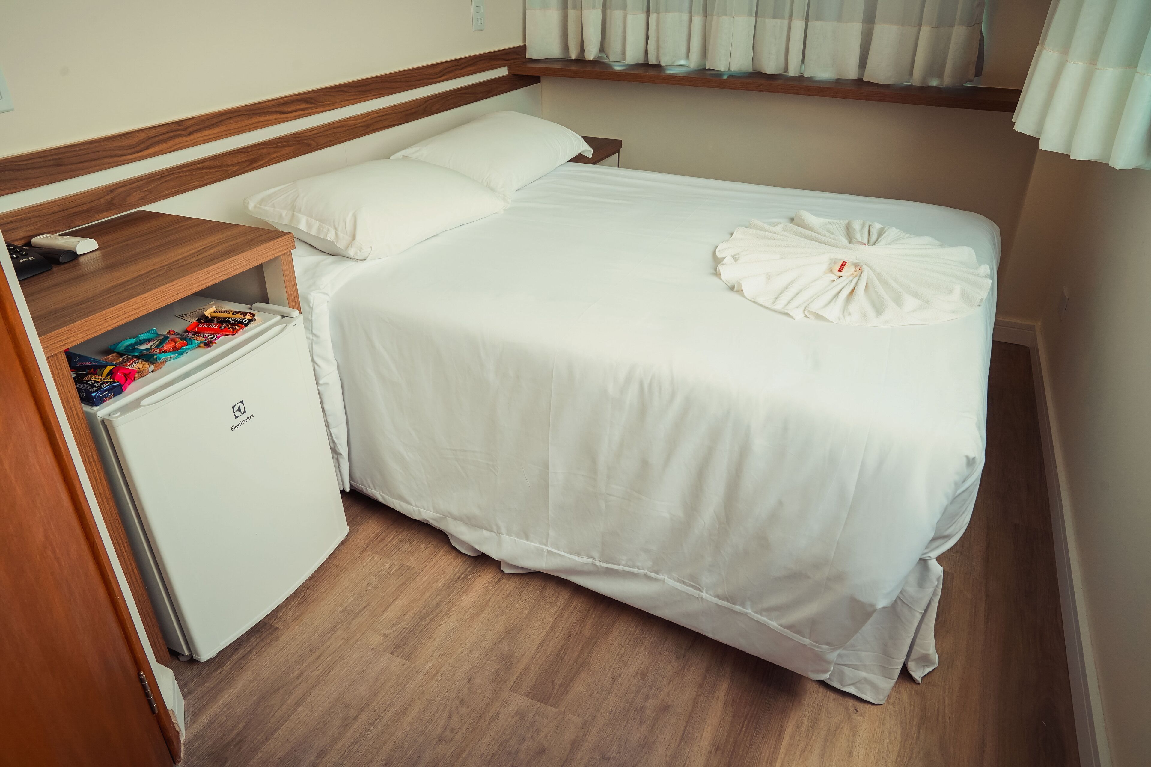 Minibar, blackout drapes, free WiFi, bed sheets