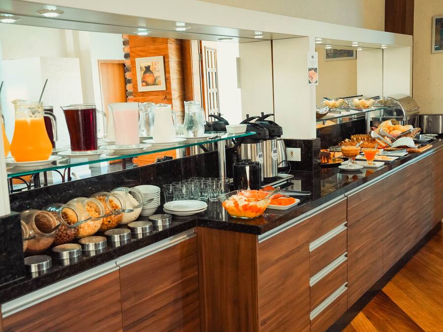 Ilmainen päivittäinen buffetaamiainen