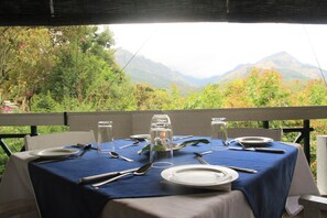 Restaurant - River Garden Resort (Imbulpe)