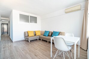 Apartamento | Área de estar | TV de tela plana