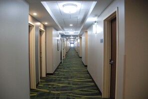 Hallway - Best Western Plus Fort Saskatchewan Inn & Suites (Fort Saskatchewan)