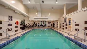 Indoor pool, pool loungers